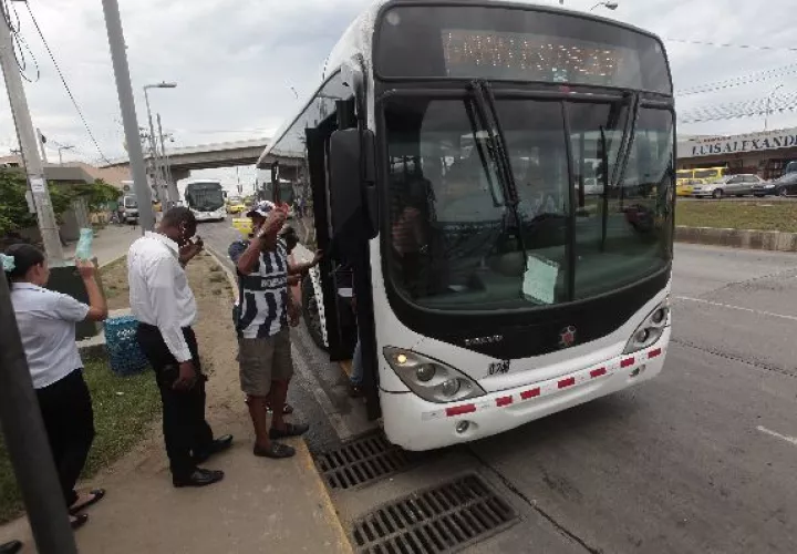 'Gobierno varelista crea un precedente nefasto al asumir deuda de Mi Bus' 