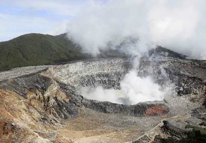    El Poás, un destino muy   admirado en Costa Rica 