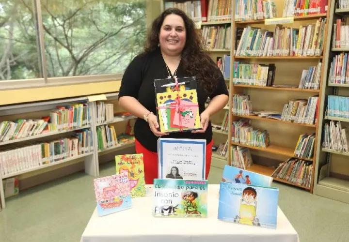 Liza Di Giorgina inició su carrera literaria a los 15 años. Cosió a mano 100 ejemplares de su primer libro. Lleva más de 20 obras para niños, jóvenes y adultos.   / Marly Domínguez 