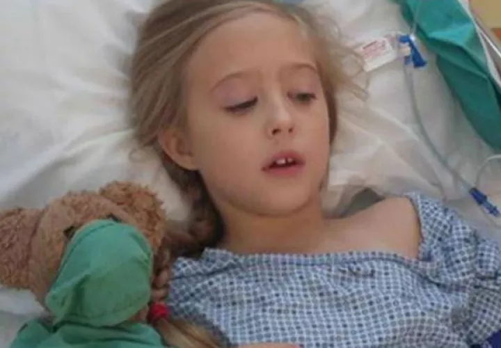 La niña aseguró que estaba asustada al oír la noticia. 