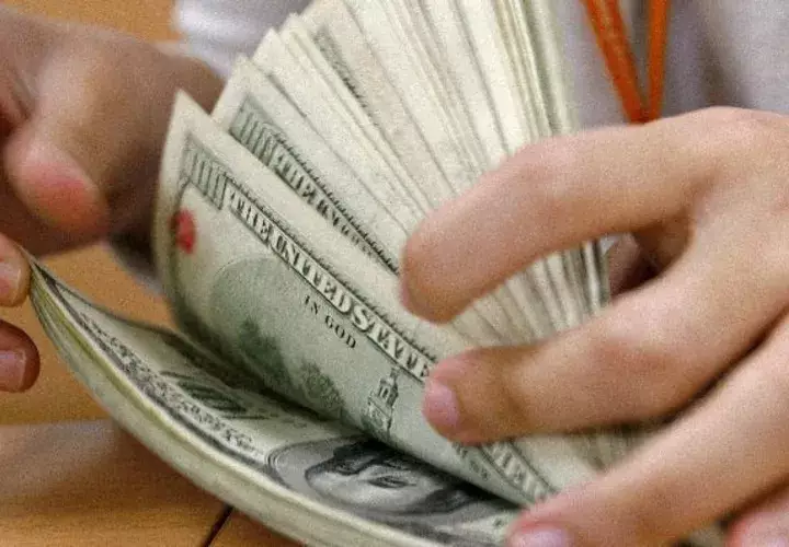 La economía estadounidense registra un sostenido descenso del desempleo y un sólido crecimiento.  / EFE