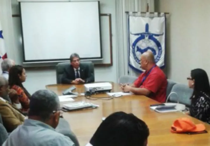 El conversatorio se dio en la sede de la AAC.