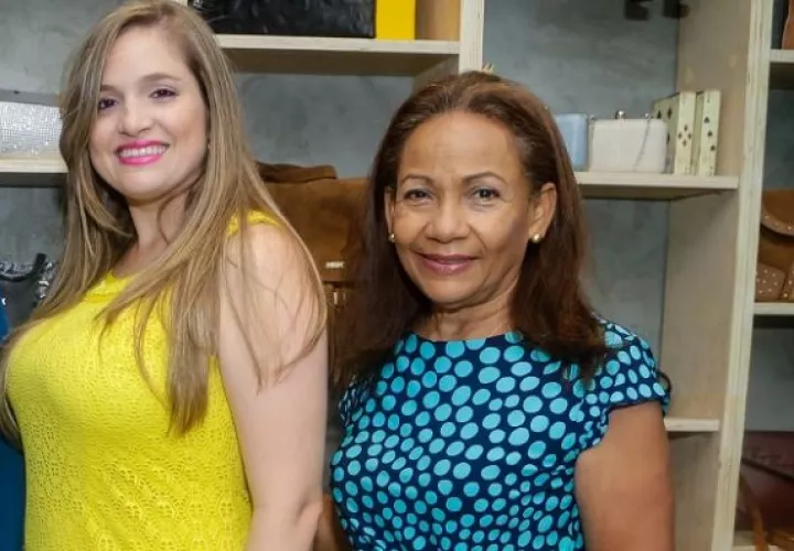 5. Carla de Gómez y Carmela de Gómez. 