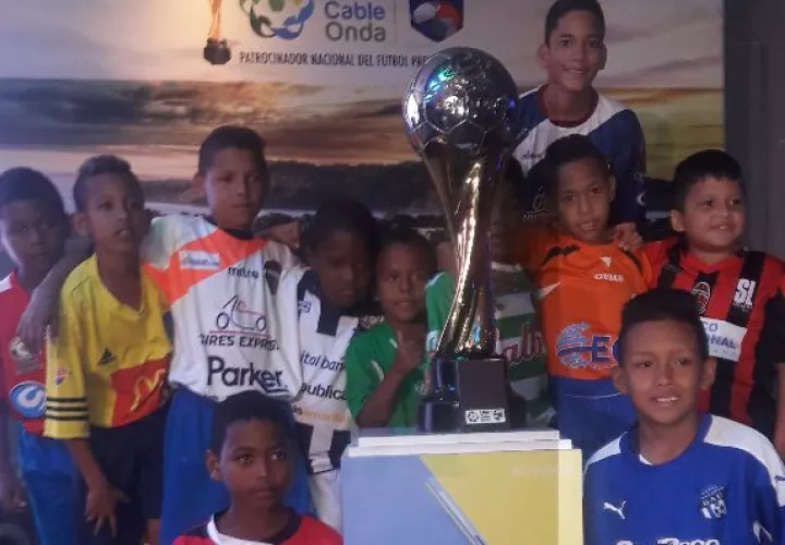 El tiempo del amiguismo terminó. El Clausura 2016 abre con un choque de dimensiones épicas entre los dos portares de las coronas del fútbol panameño. / Foto Víctor Bárcenas