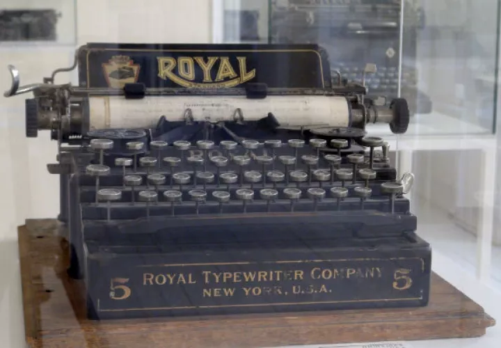 La Royal Standard, máquina de escribir que pertenecia al poéta Joseph Brodsky. Foto/ EFE