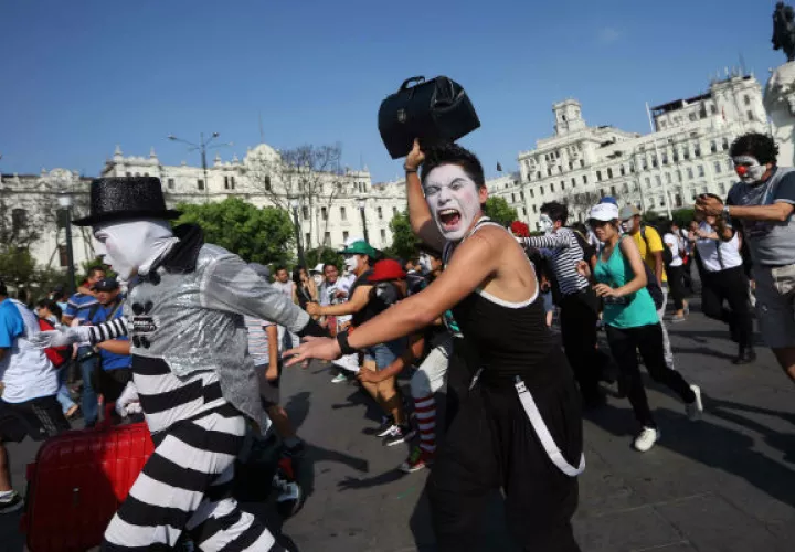 Los competidores iniciaron su recorrido en el centro de Lima. Foto/ EFE