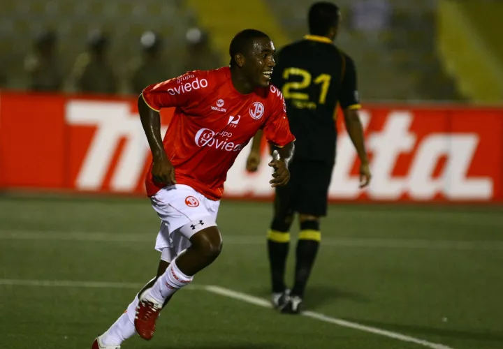 Tejada recibe elogios en Perú  