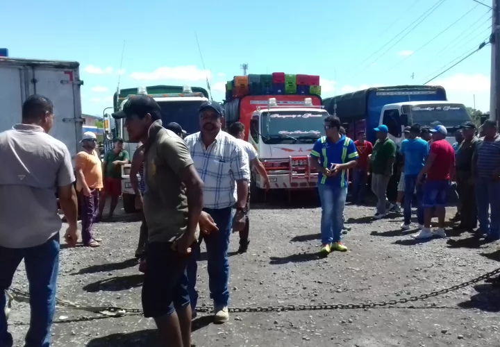 Transportistas  advierten de nuevas medidas si no  se atienden sus reclamos 