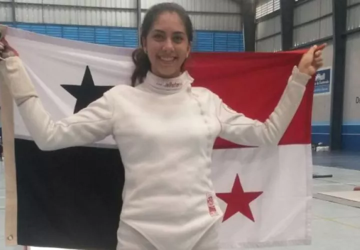 Espadachines alistan sus armas para  la guerra 