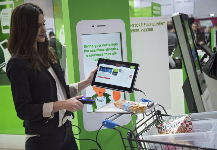 Coches, chaquetas  y hasta pulseras: la   tecnología que   revoluciona forma de pago 