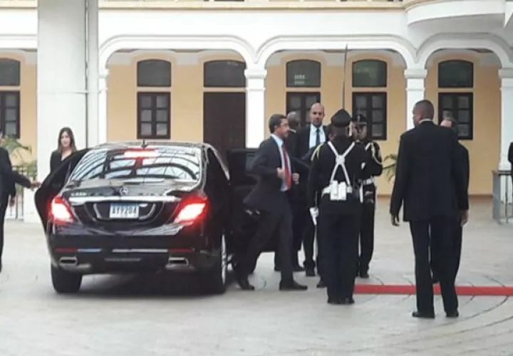 A su llegada al Palacio Bolívar.