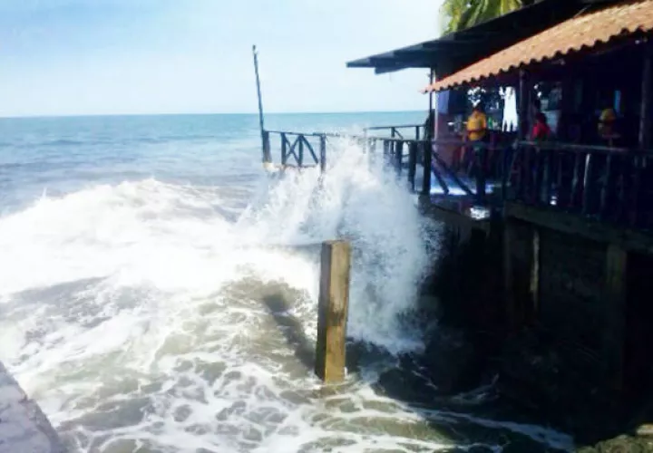 En el Pacífico habrá olas de 2 a 3 metros.