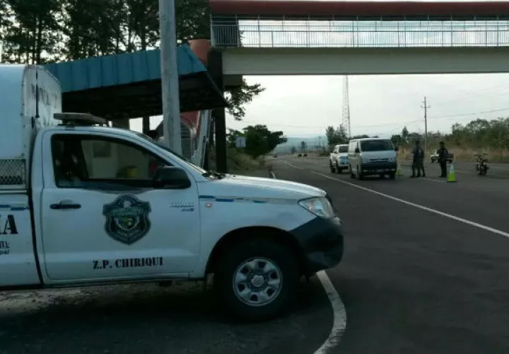 Retén policial. Foto/ José Vásquez