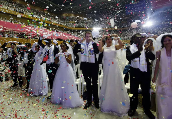 Las parejas son de todas partes del mundo. Foto/ AP