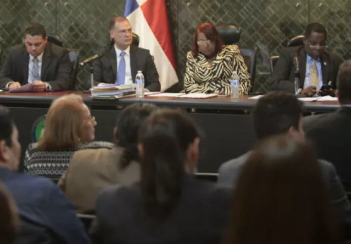Diputados que conforman la comisión de Gobierno de la Asamblea