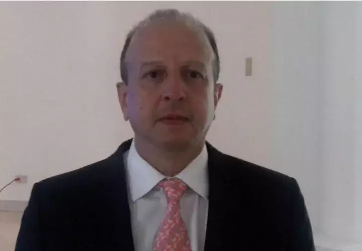 Eduardo Corro, director de Contrataciones Públicas. Foto/Víctor Arosemena