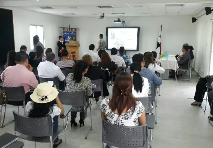 Presentación de la nueva directora. Foto/ Leonardo Machuca