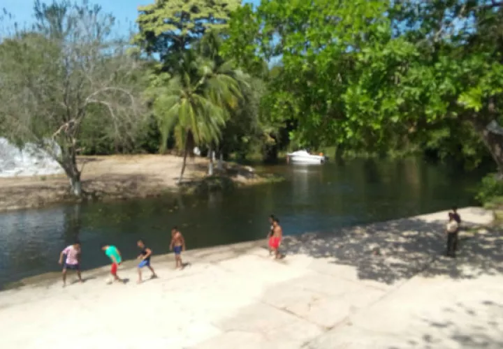  Balneario Las Mendoza del río Zaratí. Foto/ Elena Valdez