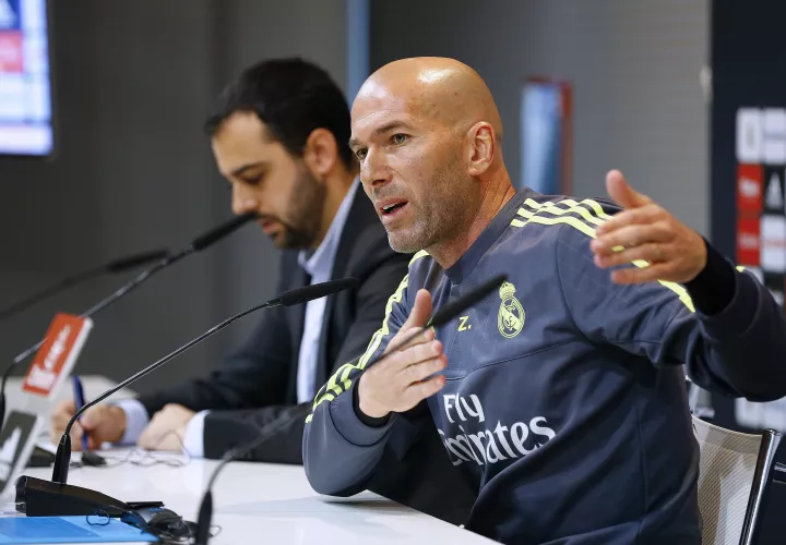 Zidane saca aguas en equipo 'blanco' 