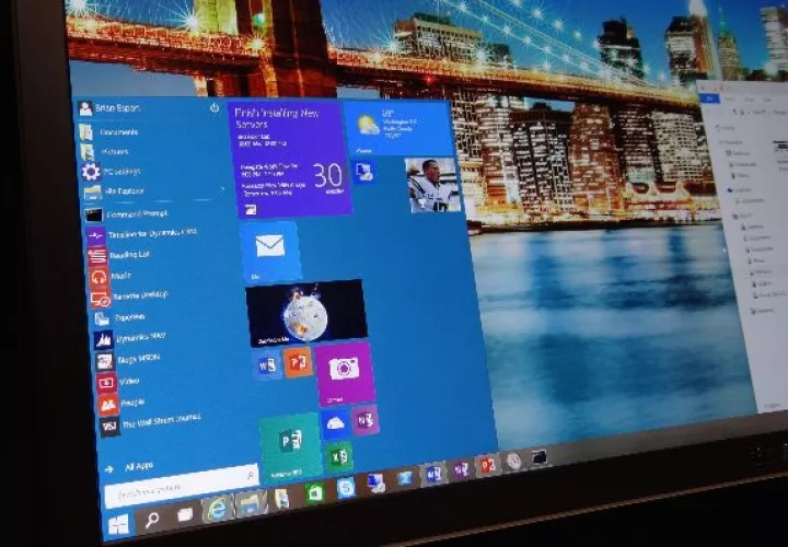 Fabricantes de computadoras cuyas ventas han caído se apoyan en los atributos de Windows 10.  / Web