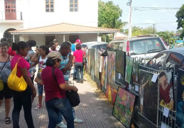 Gran cantidad de personas acudieron al parque 8 de Diciembre.  / Foto Elena Valdez