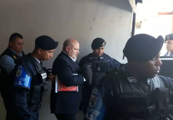  Richard Fifer es llevado a audiencia. Foto/ Elena Valdez