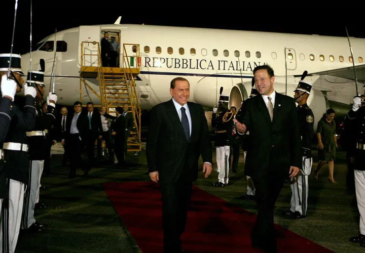 Silvio Berlusconi junto al entonces Canciller, ahora Presidente, Juan Carlos Varela. Foto/Archivo