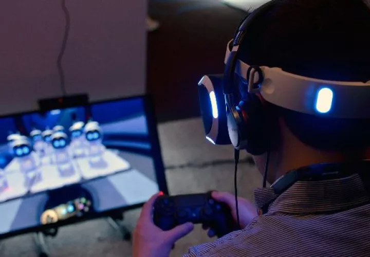 La empresa con sede en Tokio anunció el pasado 16 de marzo que lanzaría su sistema Playstation VR.  / Web