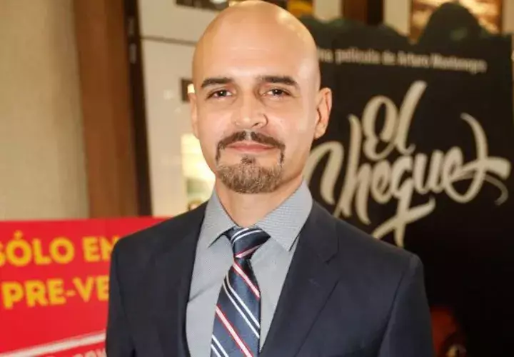 "¡Ayúdame, Calderón!" trabajó junto al actor Rogelio Bustamante.  / Shino HS