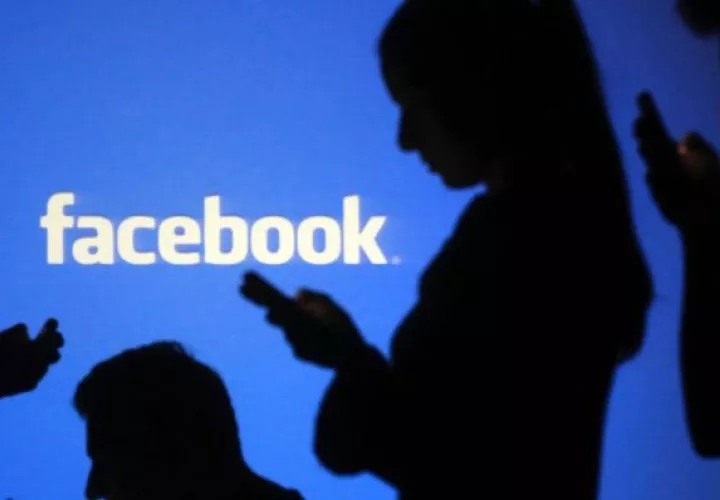 Facebook pretende sustituir a los trabajadores de atención al cliente por "bots".  / Web