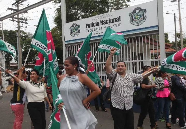  Simpatizantes de CD llegaron a corear: "Mulino presidente".   /  Foto Edwin González