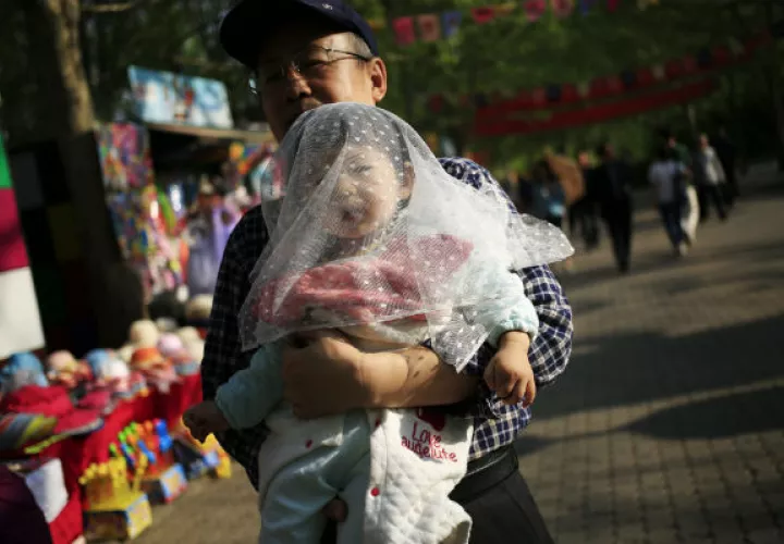 En algunas ciudades se mantiene la política de un solo hijo. Foto/EFE