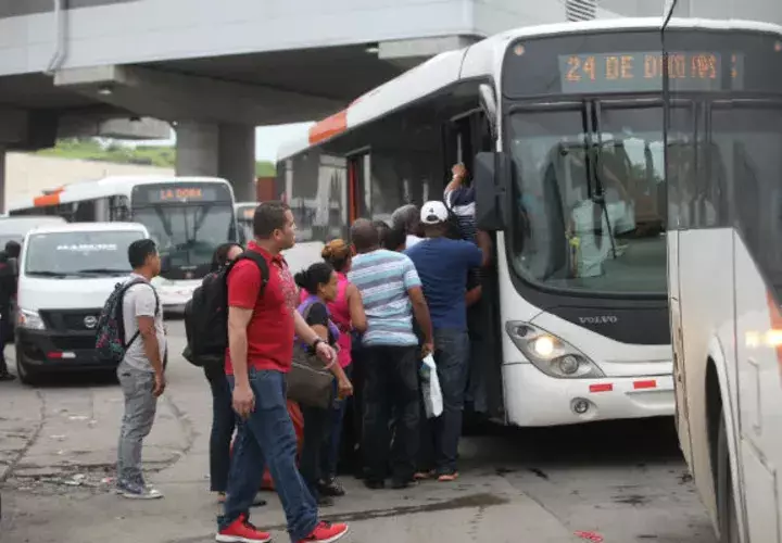 Sigeun las dificultades de los usuarios del transporte público 