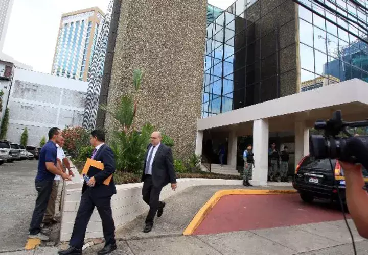 La inveestigación es por el escándalo de la firma panameña 