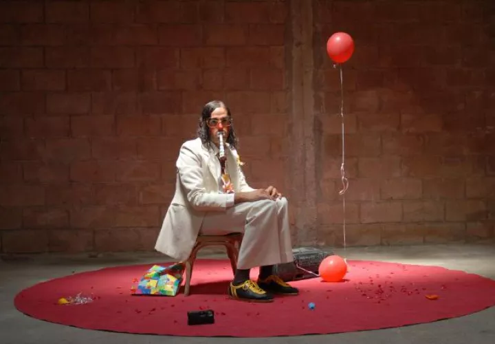 A Monsieur Pif lo describen así: "Es un payaso. Es solitario, nómada y romántico. Los espera para hacerlos reír y soñar. /Foto www.midilibre.fr