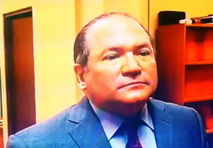 El magistrado Díaz presentó hoy una denuncia, tratando de justificar su visita a Grupo Waked.