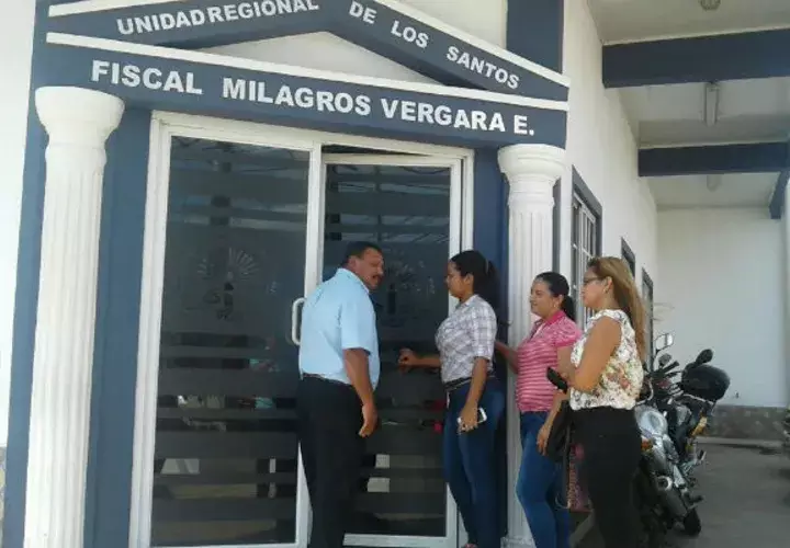 Quieren dar con el responsable. Foto: Zenaida Vásquez 
