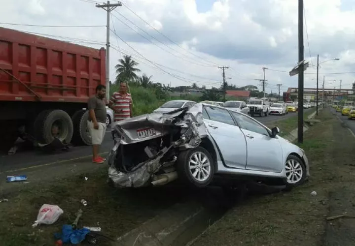 Así quedó el automóvil. Foto: Delfia Cortez