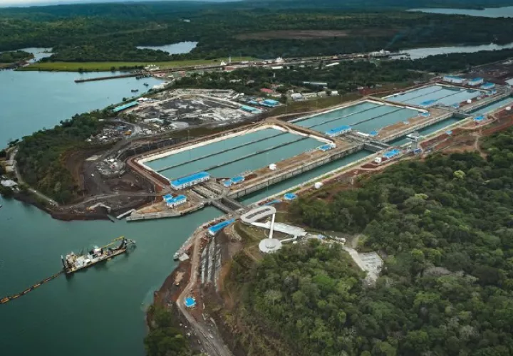 Entre las estrategias ambientales de la ACP figuran cumplir con la responsabilidad de manejar y conservar el recurso hídrico y promover la protección ambiental en todas las actividades. ACP