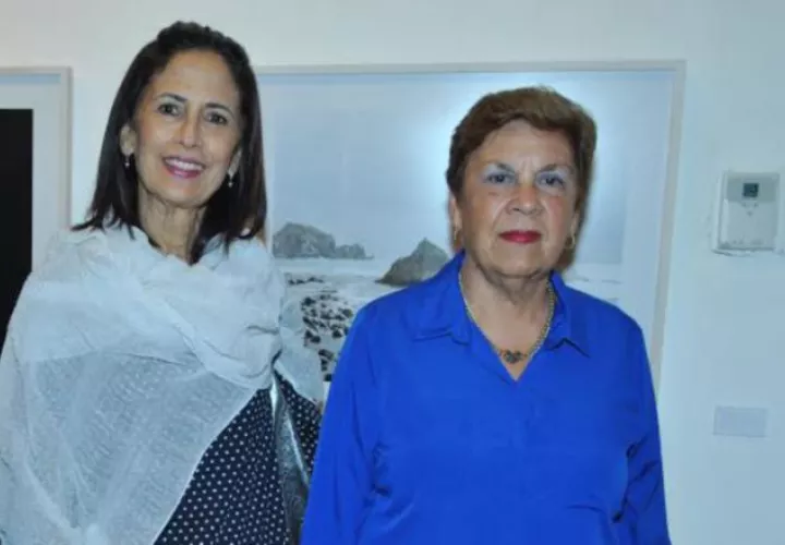 4. Cecilia Hurtado y María Inés Vegas.