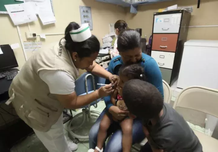 Salud ha informado que las vacunas son prioritarias para niños de hasta 5 años y adultos mayores de 65 años. /Foto Víctor Arosemena.