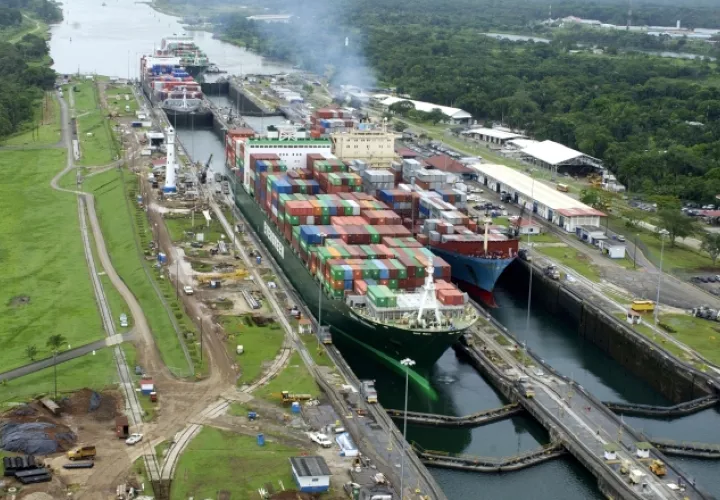 Los puertos compiten por la carga que transita por el Canal. /Foto Archivo