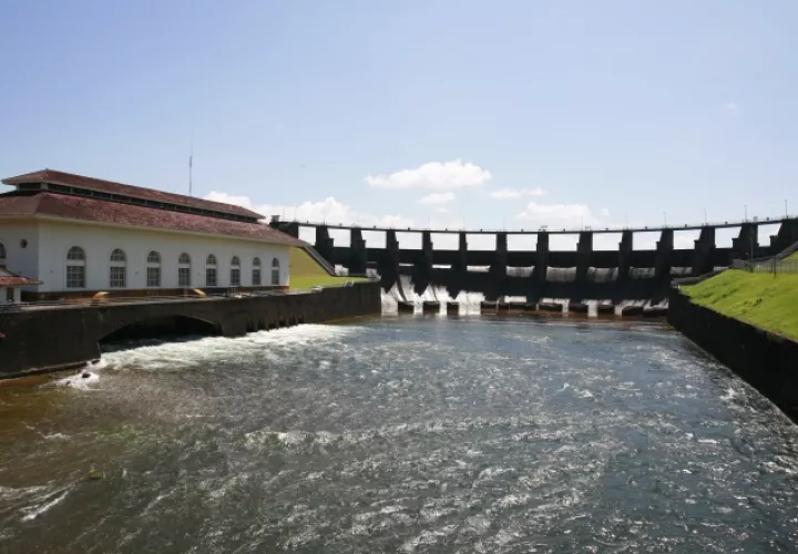 Canal ampliado incorporó  tres proyectos importantes para garantizar su funcionamiento y  el agua potable. /Foto Archivos
