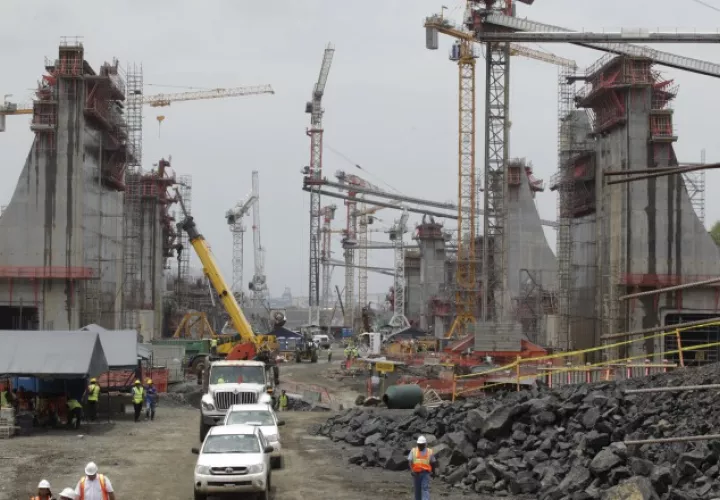 El consorcio que lidera Sacyr reclama 3,600 millones de dólares a la Autoridad del Canal de Panamá (ACP). /Foto Archivos
