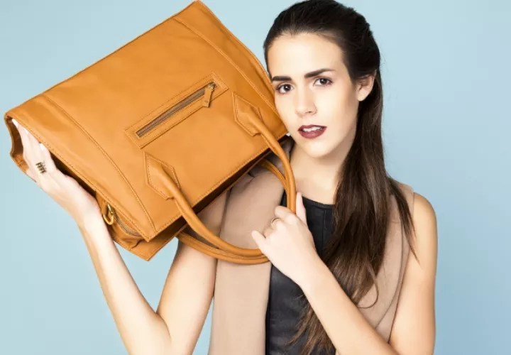 Las carteras grandes son una excelente opción para la oficina. 