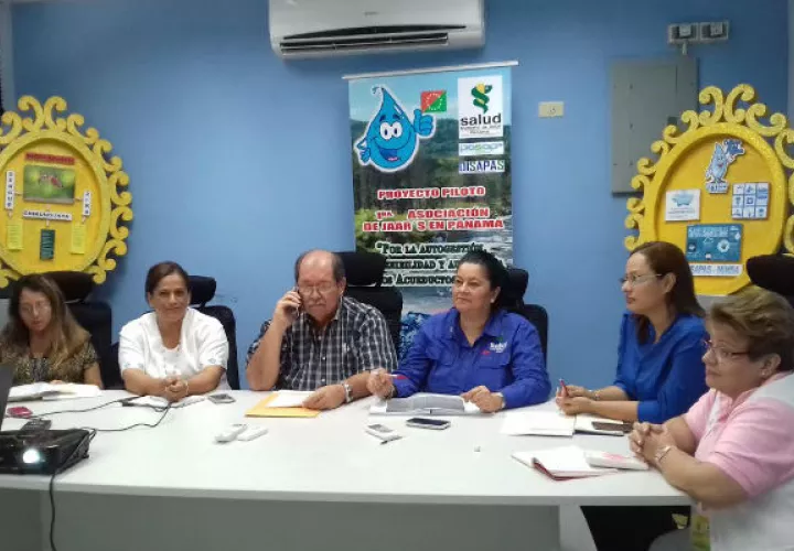 Autoridades de salud llevan a cabo reuniones. Foto: Mayra Madrid