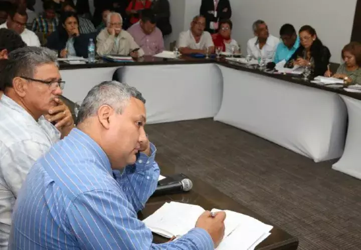 Los docentes exigen mejoras salariales y el 6% para la educación. Cortesía