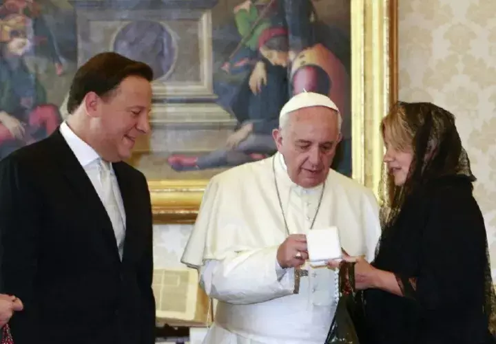 En 2014,  el presidente Varela junto a toda su familia visitaron al papa Francisco, en el Vaticano. /Foto Archivo