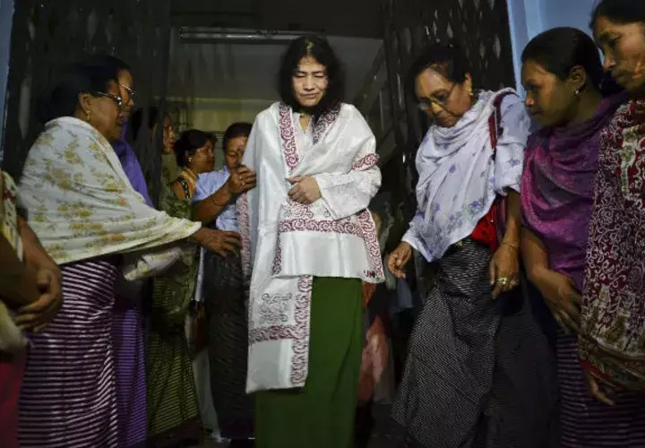 Irom Sharmila (centro). Foto/ AP