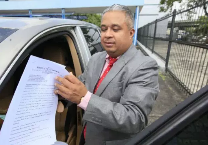 El abogado Roinel Ortíz pedirá la separación del fiscal Aguilar.
